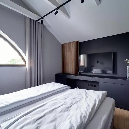 Stek 4* 斯卡维纳