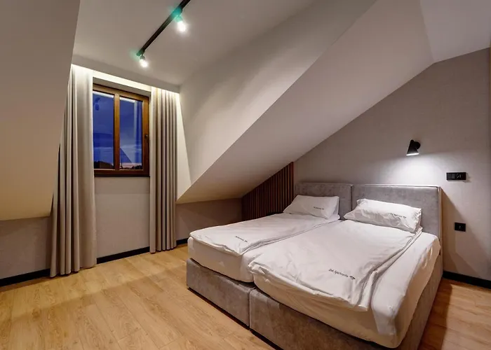 Stek 4* סקאווינה